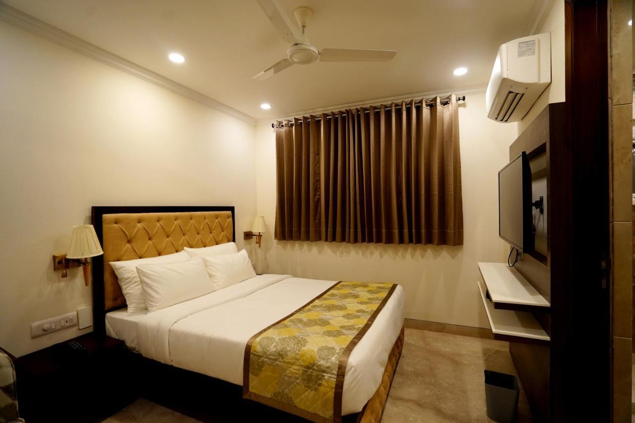 Wongdhen House Hotel Ню Делхи Екстериор снимка