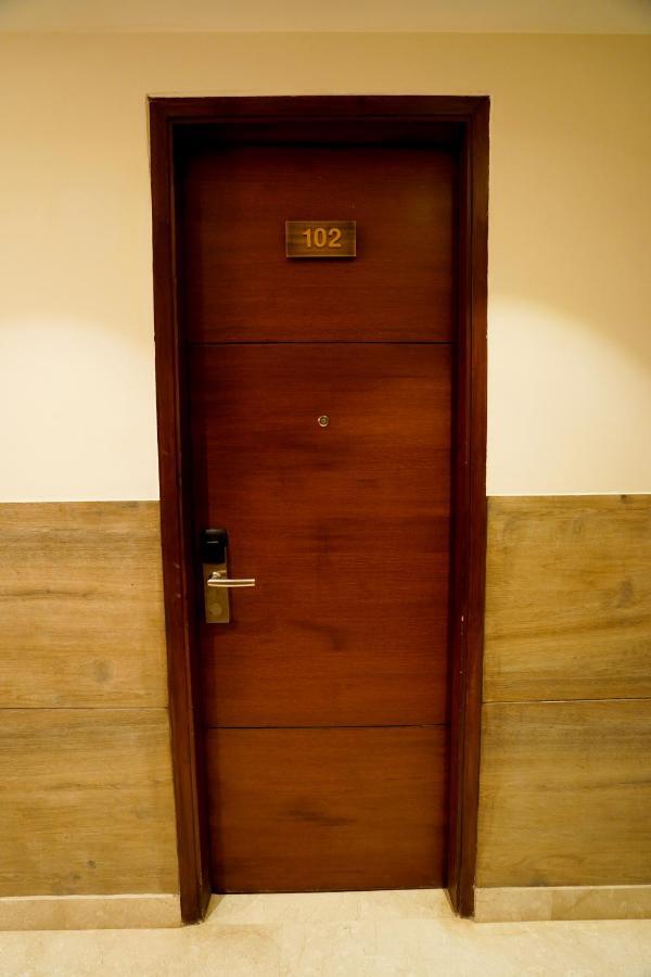 Wongdhen House Hotel Ню Делхи Екстериор снимка