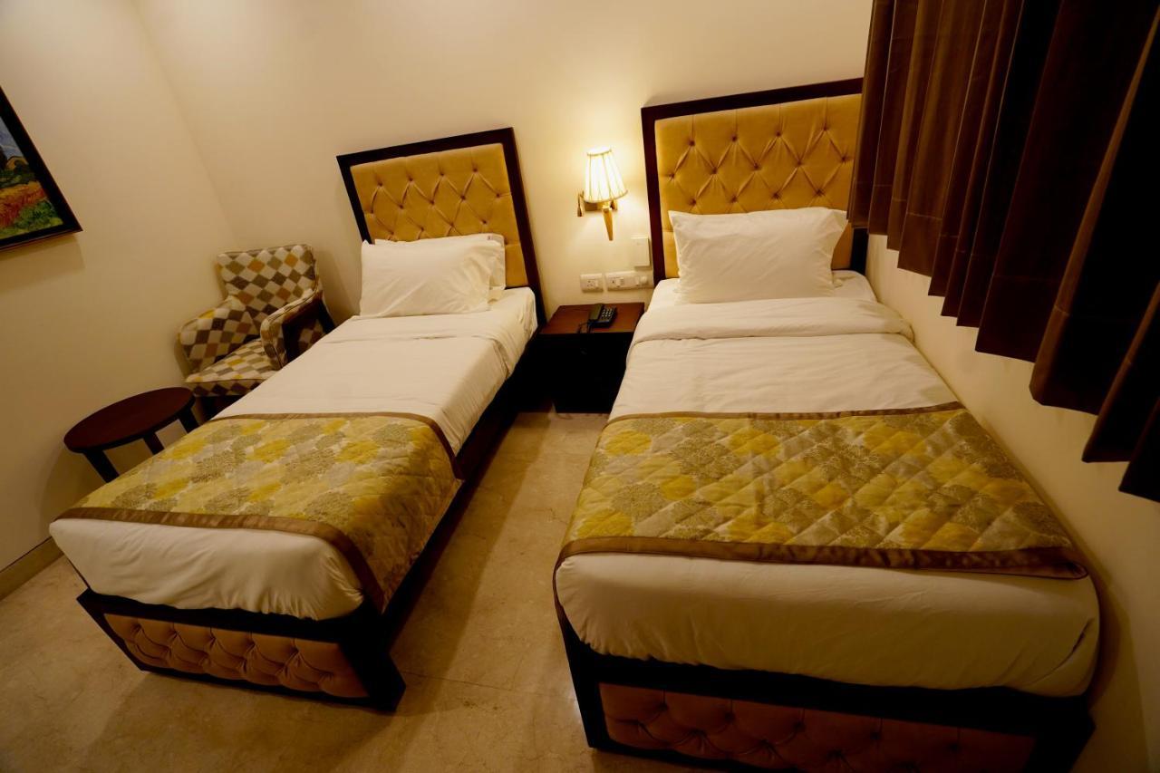 Wongdhen House Hotel Ню Делхи Екстериор снимка